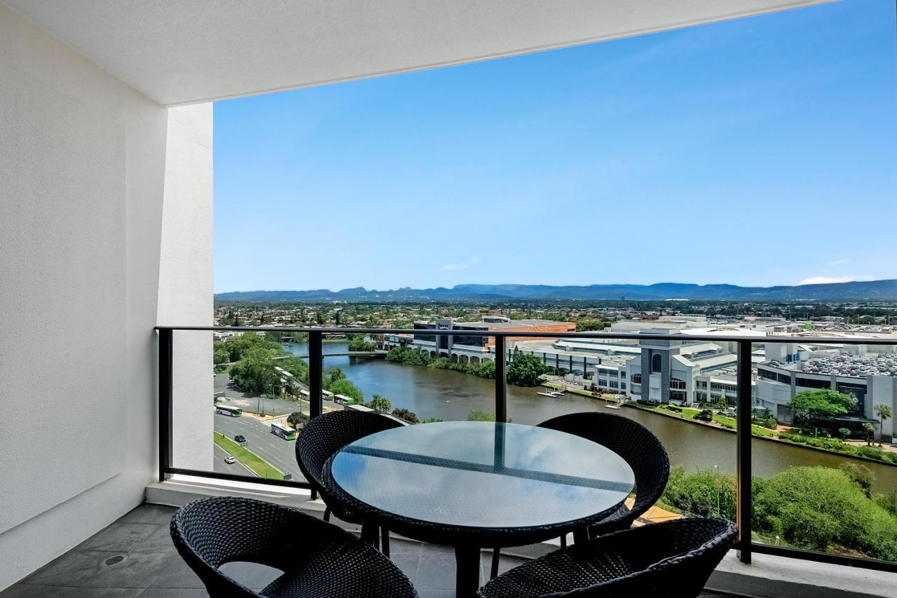Sierra Grand Broadbeach - Self Contained & Privately Managed Apartments Guldkusten Exteriör bild