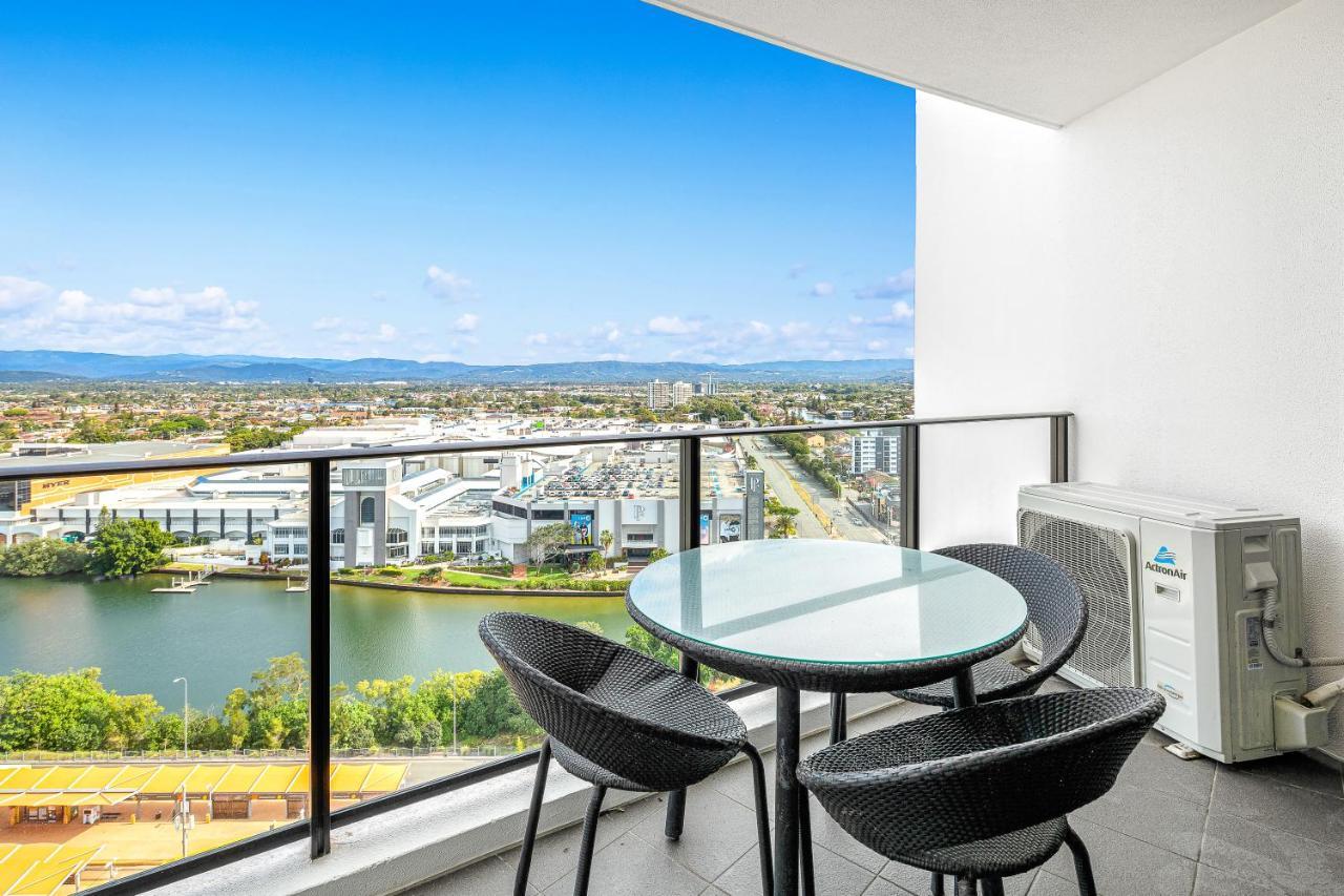 Sierra Grand Broadbeach - Self Contained & Privately Managed Apartments Guldkusten Exteriör bild