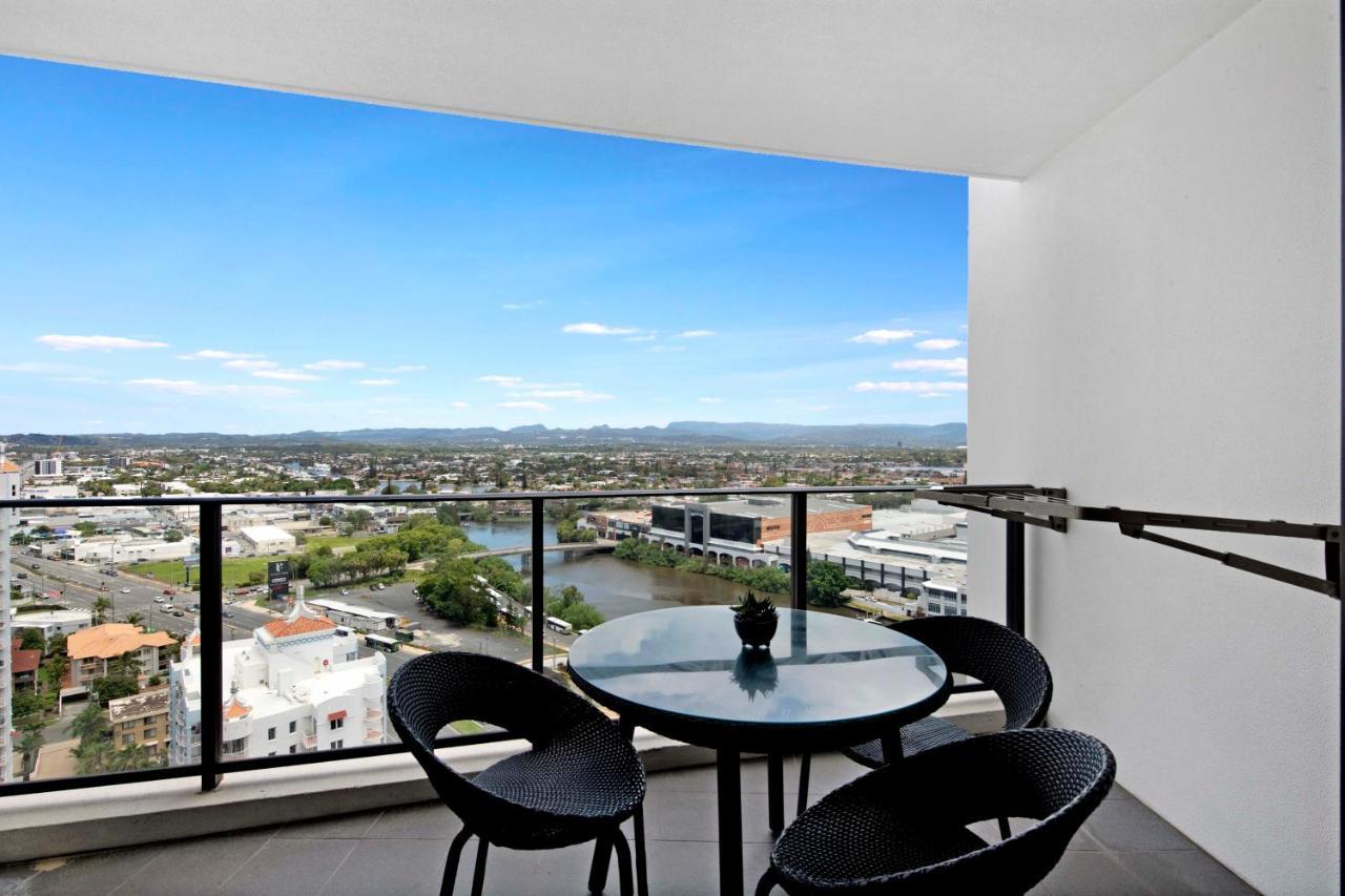 Sierra Grand Broadbeach - Self Contained & Privately Managed Apartments Guldkusten Exteriör bild