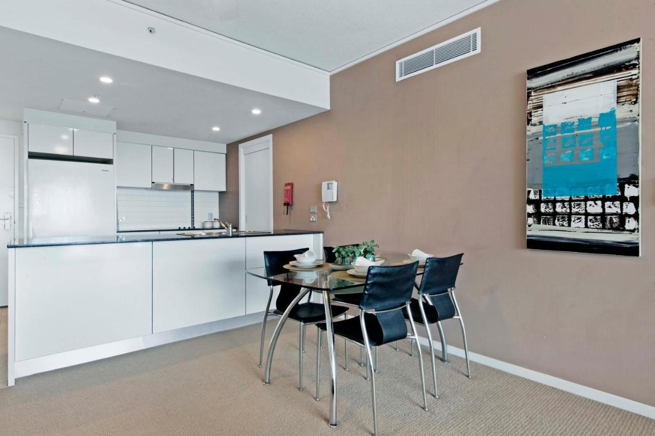 Sierra Grand Broadbeach - Self Contained & Privately Managed Apartments Guldkusten Exteriör bild