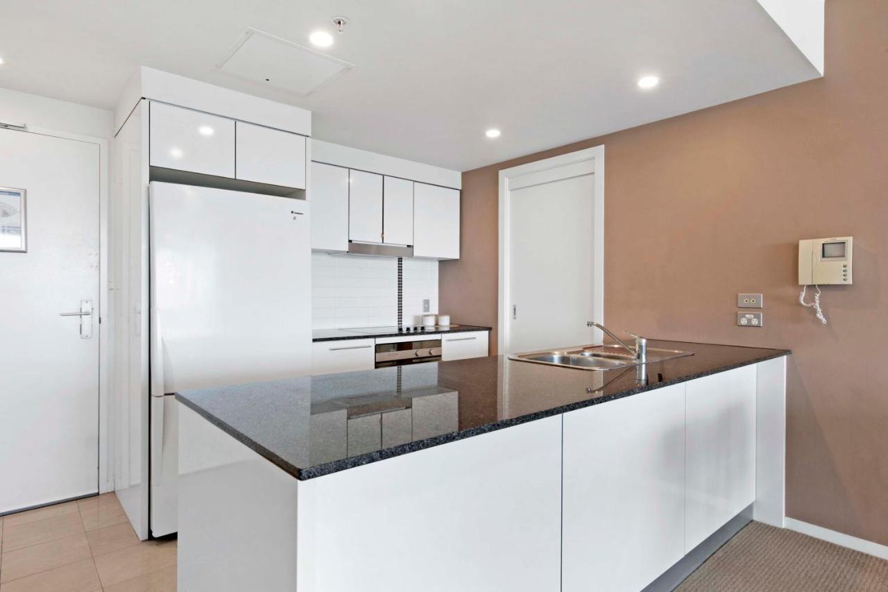 Sierra Grand Broadbeach - Self Contained & Privately Managed Apartments Guldkusten Exteriör bild