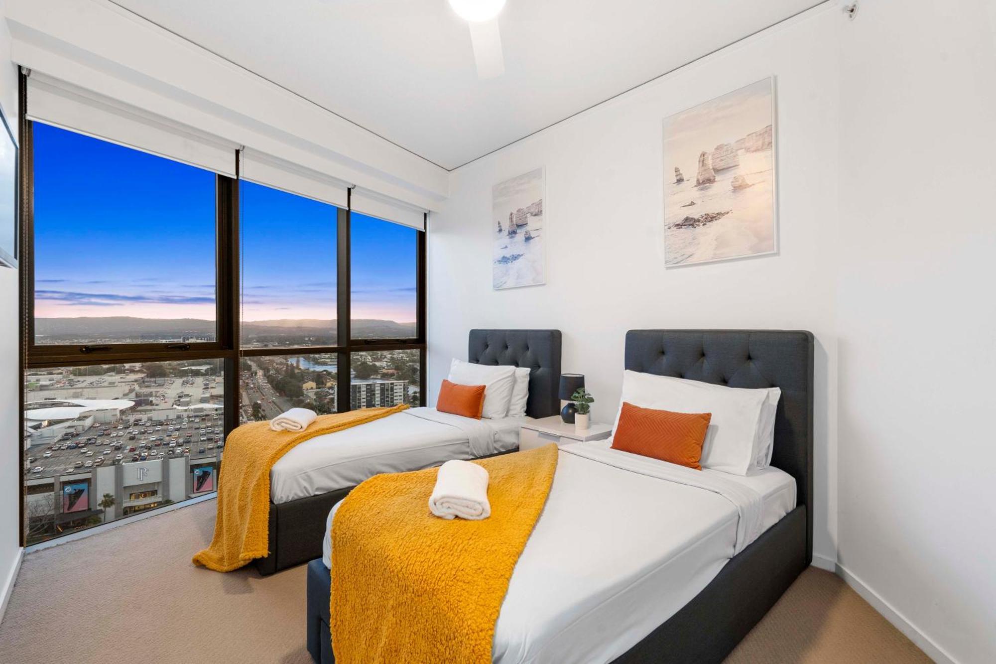 Sierra Grand Broadbeach - Self Contained & Privately Managed Apartments Guldkusten Exteriör bild