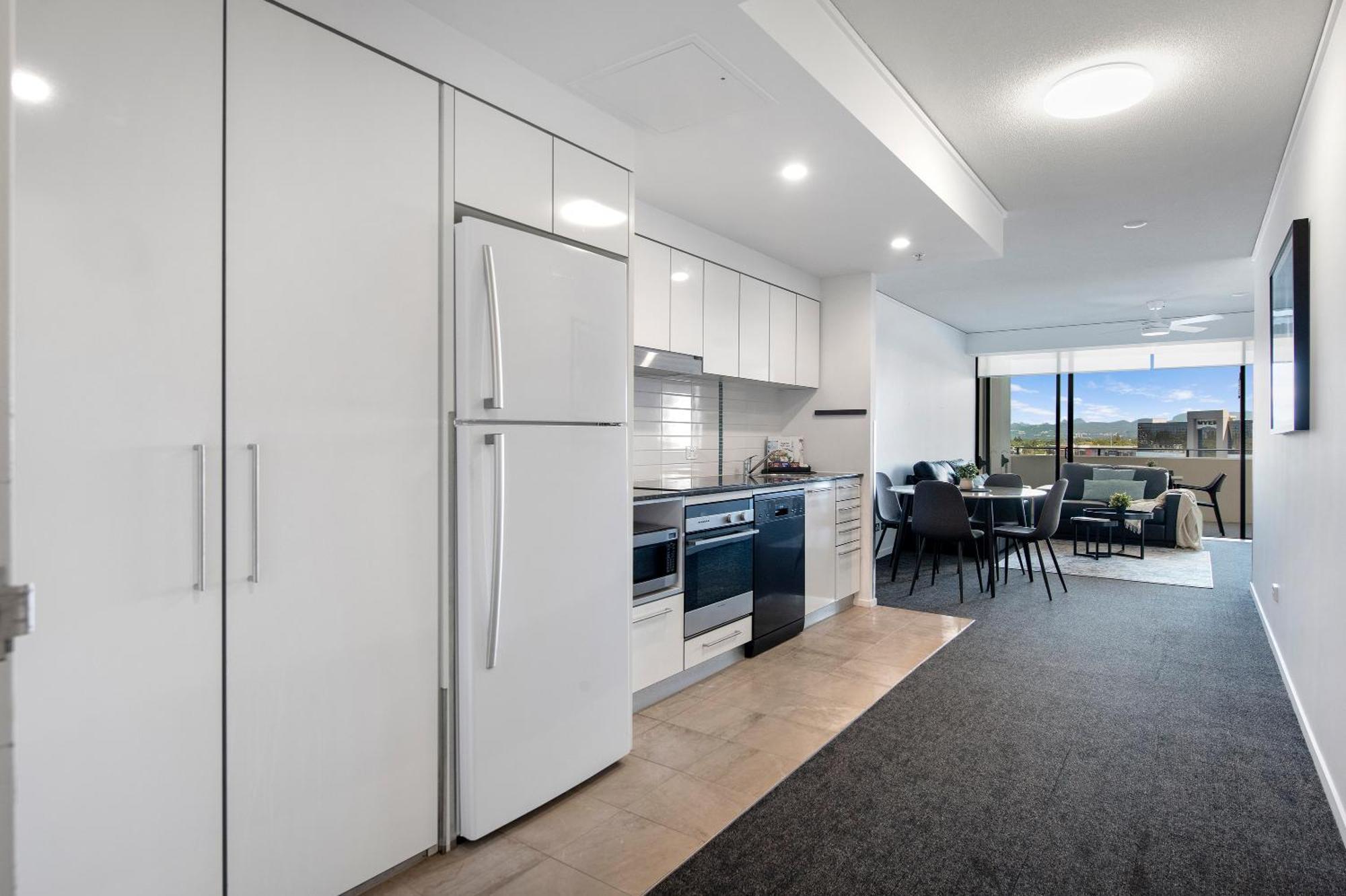Sierra Grand Broadbeach - Self Contained & Privately Managed Apartments Guldkusten Exteriör bild