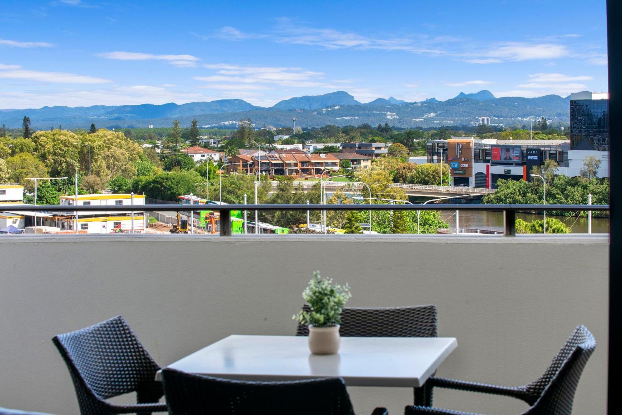 Sierra Grand Broadbeach - Self Contained & Privately Managed Apartments Guldkusten Exteriör bild