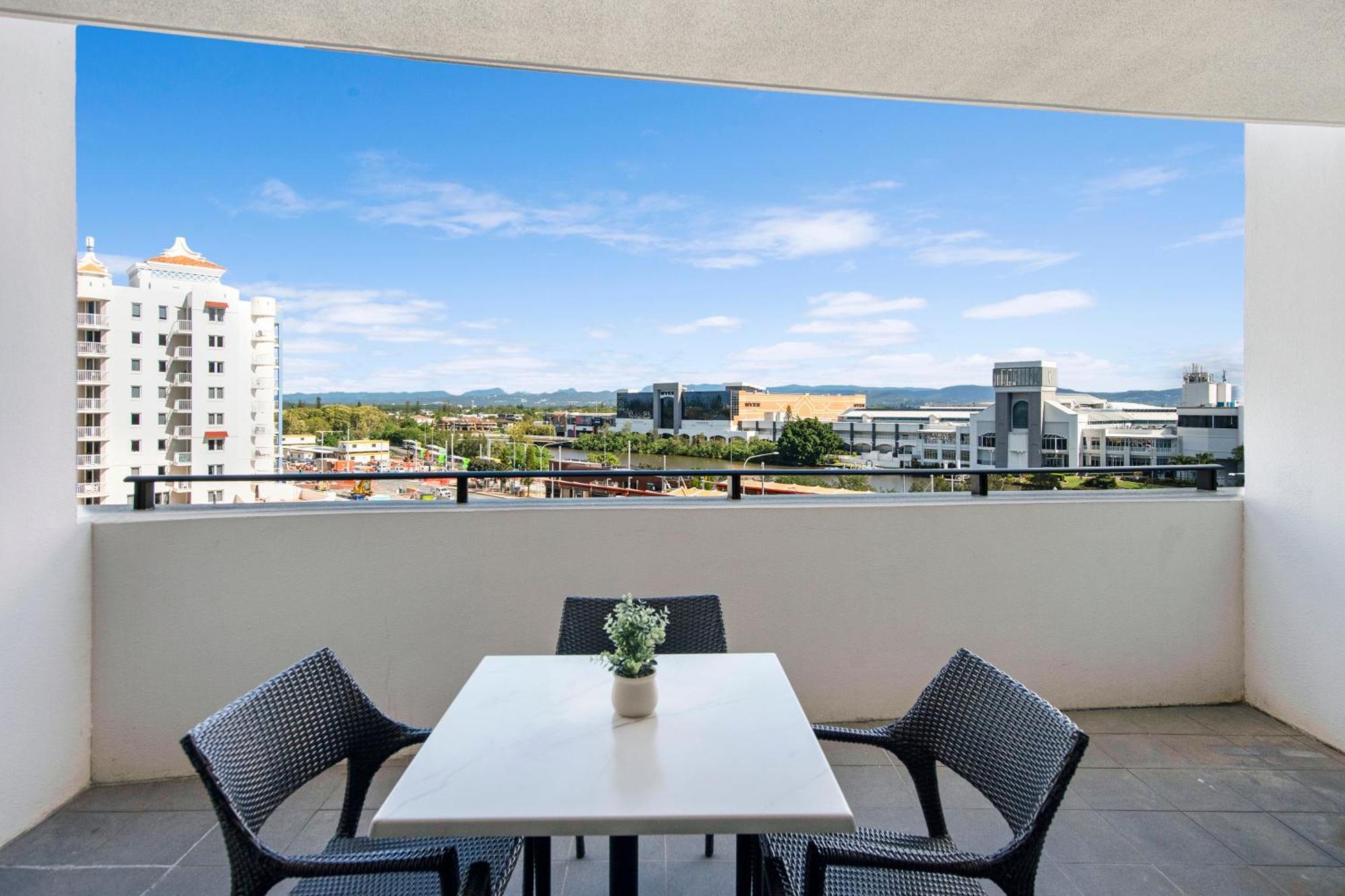 Sierra Grand Broadbeach - Self Contained & Privately Managed Apartments Guldkusten Exteriör bild